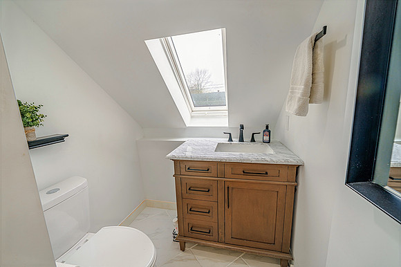 4889