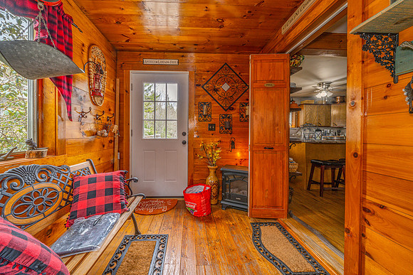 1932