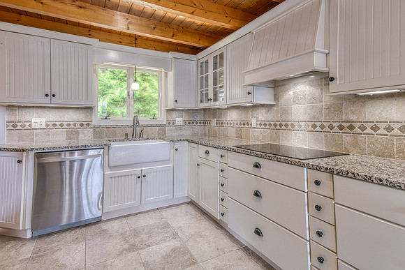 6902
